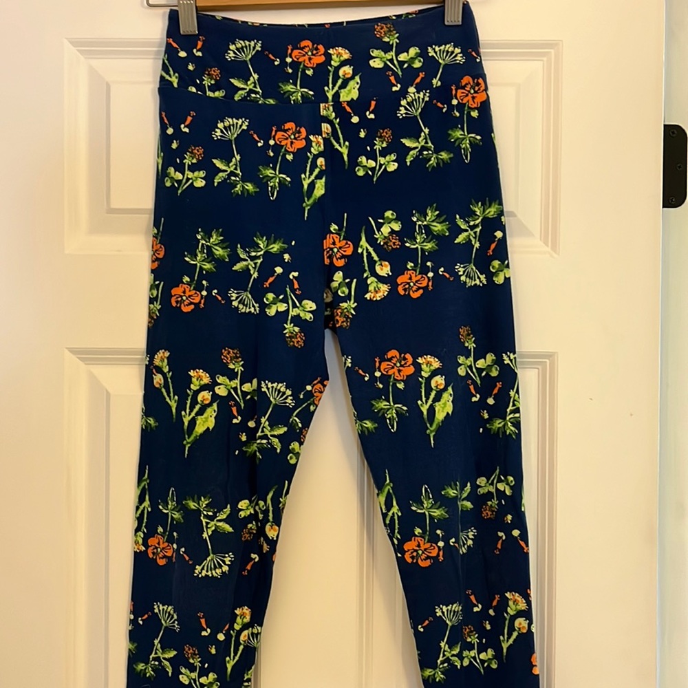 Lula Roe women’s floral leggings